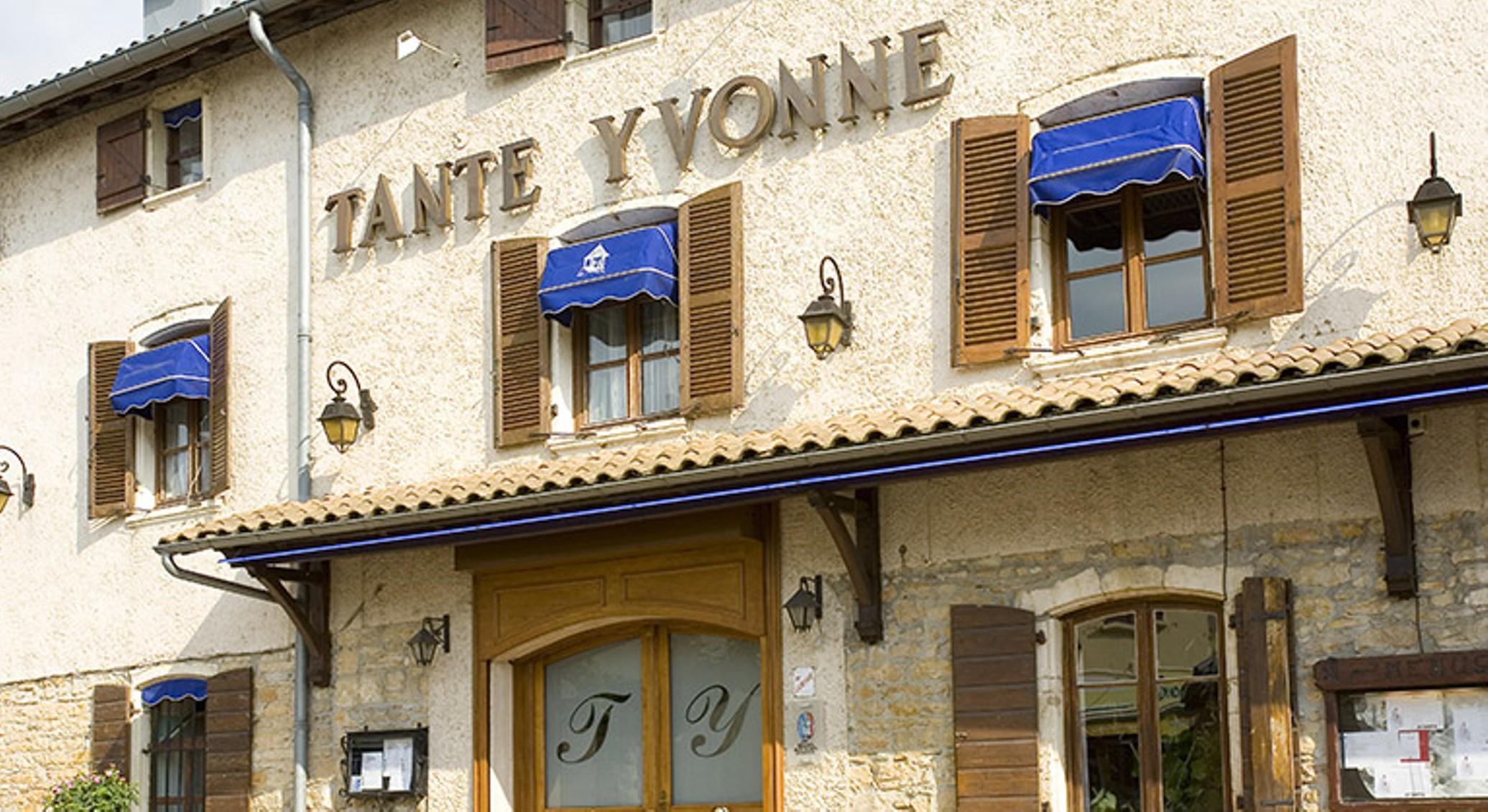 Logis Hotel Tante Yvonne & Son Restaurant Semi-Gastronomique - Lyon Nord Quincieux Экстерьер фото